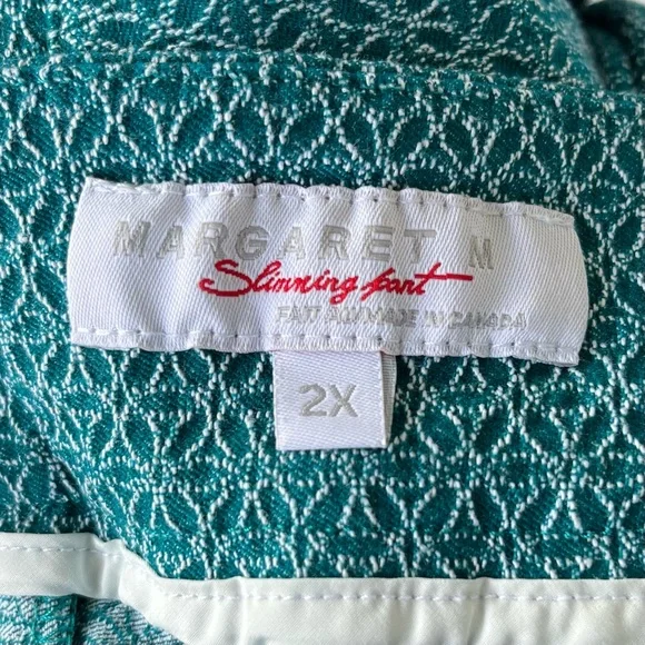 •MARGARET M• Capri Length Slimming Pants - Size 2X - Picture 2 of 7